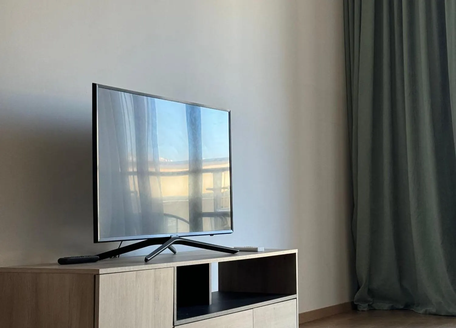 Apartment M2 Complex Spacious Flat On Kazbegi Avenue 15 In City Center Tbilisi